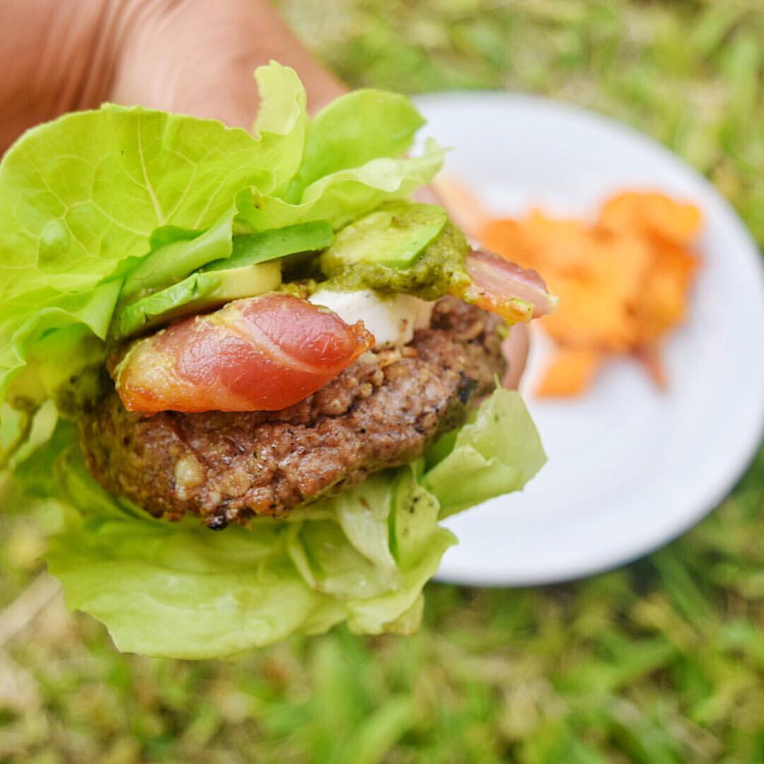 bunless burger with lettuce and bacon