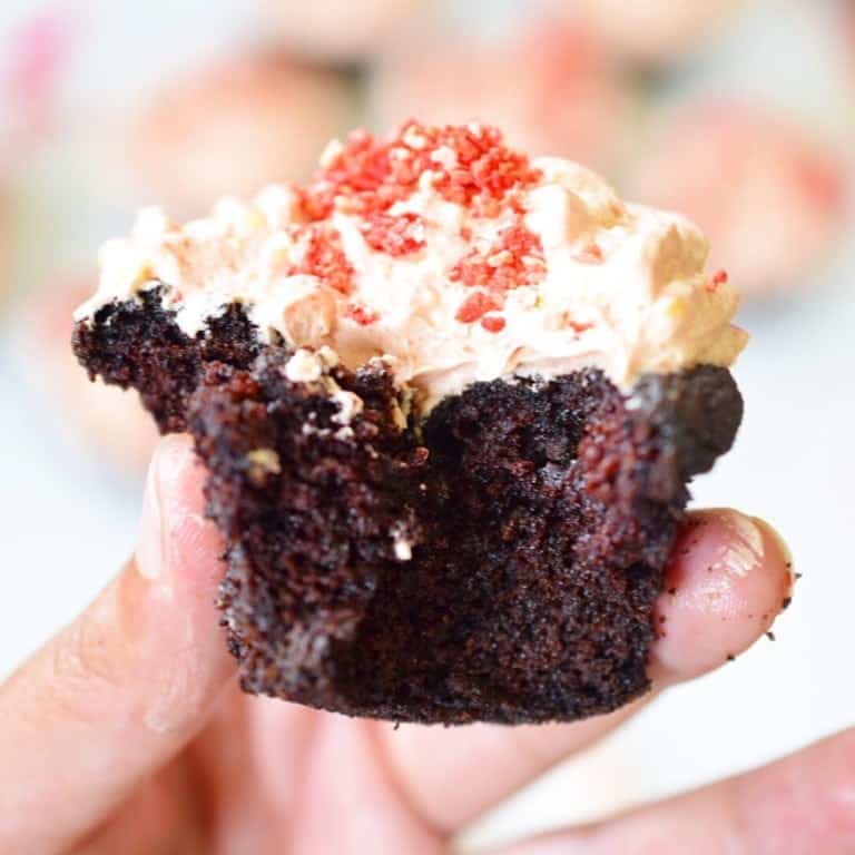 strawberry chocolate cupcake