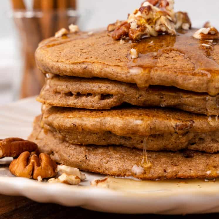 paleo pumpkin spice pancakes