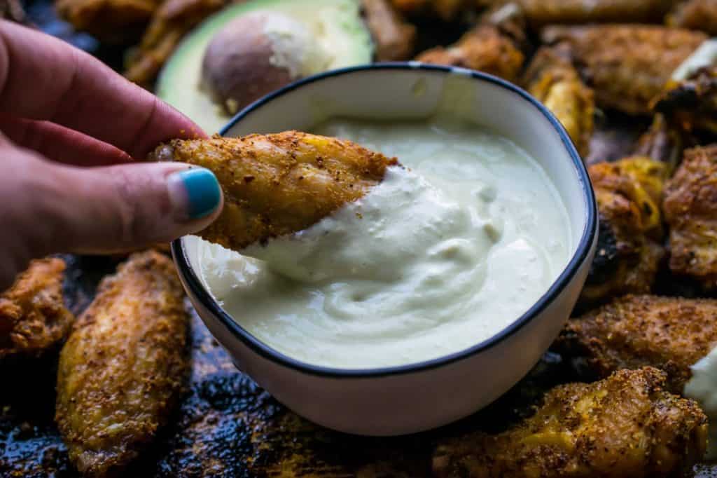 Crispy Keto Wings with Creamy Garlic Sauce (Baked, Paleo ...