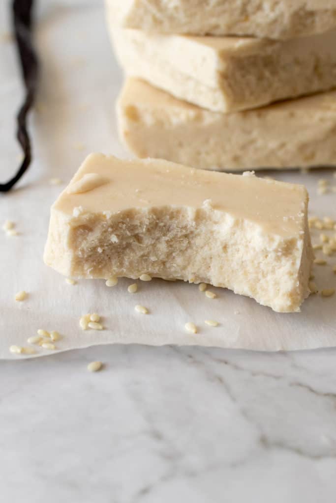 vanilla tahini fudge 