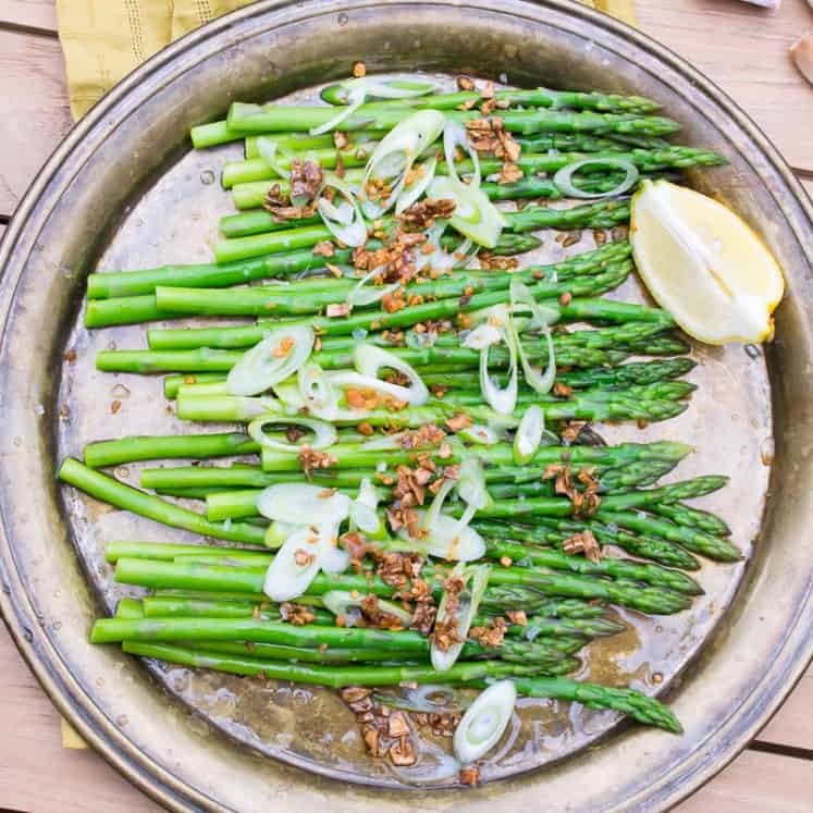 asparagus salad with fried garlic