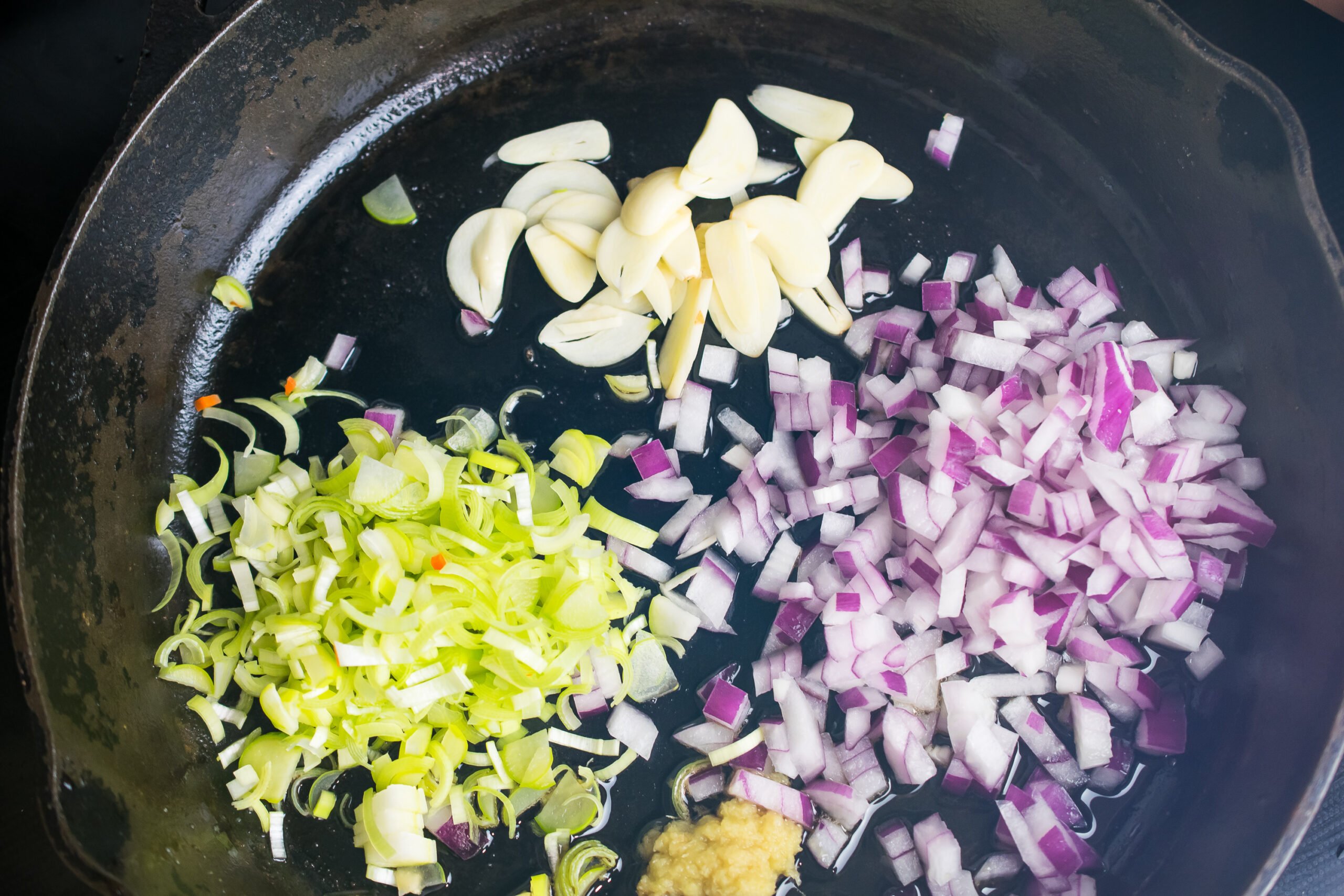 aromatics in cast iron skillet